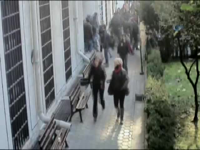 İstanbul Üniversitesi'ndeki sopalı kavga kamerada