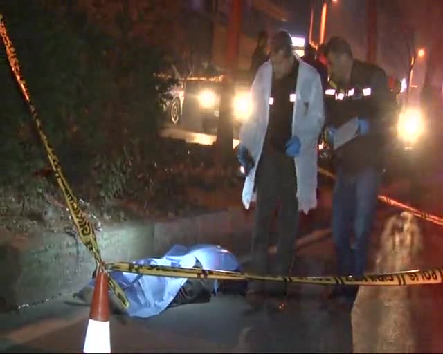 Bursa'da dehşet gecesi! Rehine krizine müdahaleye giden polis bir kişiye çarptı!