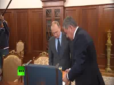 Putin: Su-24'ün kara kutusu uçağın düştüğü noktayı anlamamıza yardımcı olacak
