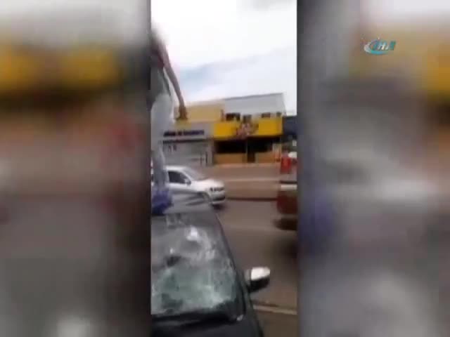 Kocasının kendisini aldattığını öğrenince...