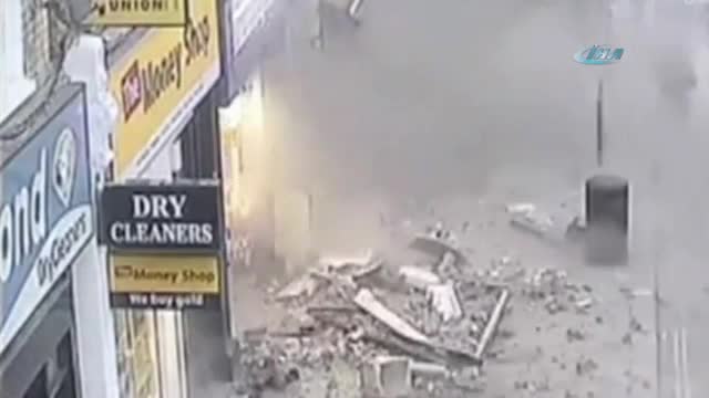 Bina bir anda çöktü: İnsanlar son anda kurtuldu