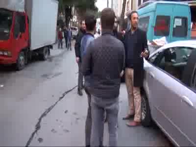 Üniversite önünde palalı-silahlı kavga!