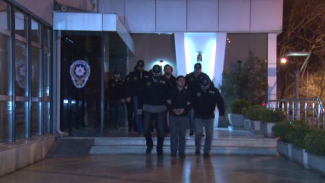 Bursa'da terör zanlıları adliyeye sevk edildi
