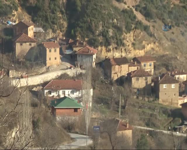 Bursa'da tarihi kiliseyi arkeologlardan önce defineciler ortaya çıkaracak