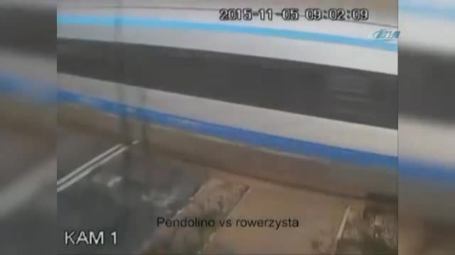Tren ona değil, o trene çarptı