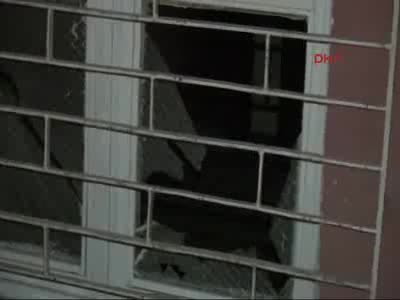 Adana'da 3 noktada ses bombası patladı