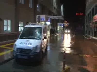 Doktor, hasta yakını tarafından yaralandı