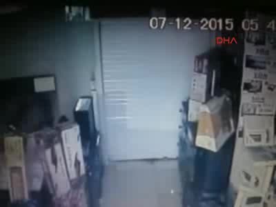 2 dakika 15 saniyede 40 bin liralık telefon çaldılar