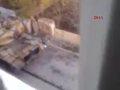Cizre'de çatışmada yaralanan özel harekat polisine asker böyle siper oldu