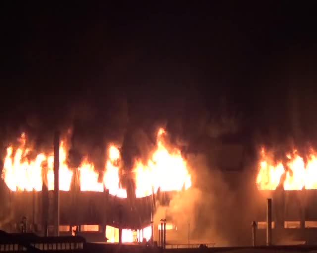 Bursa'daki fabrika yangını gece de devam etti