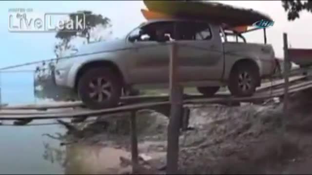 Bu köprüden geçmek cesaret ister