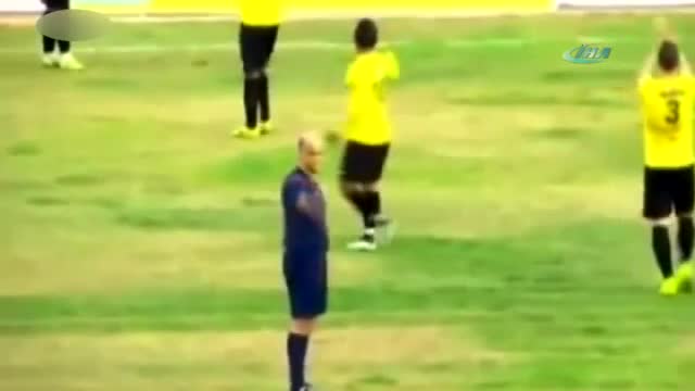 Hakem sahada gözyaşlarını tutamadı