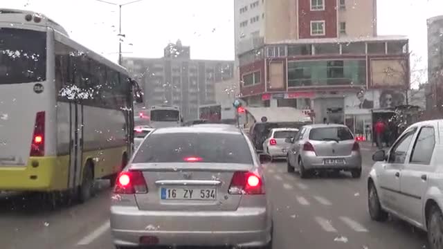 Bursa'da kar yağışı merkezde de etkili olmaya başladı!