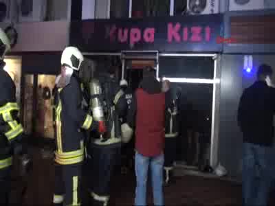 Giyim mağazasını kundakladılar