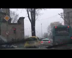 Bursa'da kar ve lodosun ardından yağmur etkili oluyor
