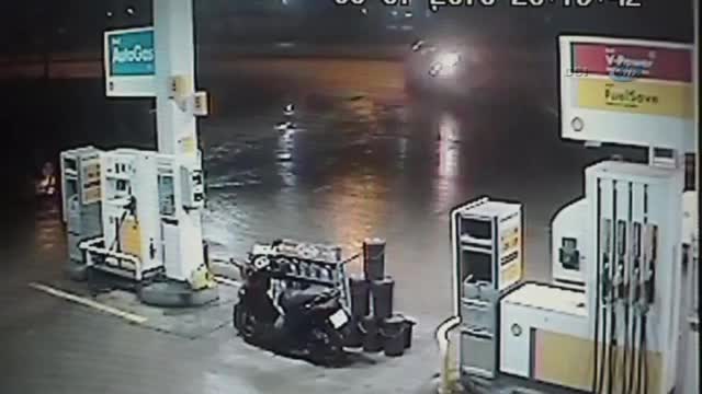 Araç petrol istasyonuna böyle uçtu