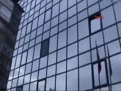 Bir ayda 8 ev soyan hırsızlar yakalandı
