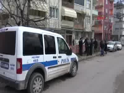 Çocuğunu görme bahanesiyle boşanmak isteyen eşini vurdu