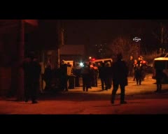 Uyuşturucu satıyor diye benzin döküp evini yakmaya kalktılar