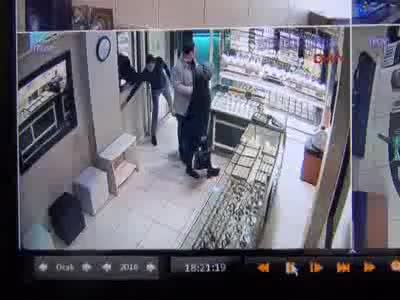 Bursa'da kaşla göz arasında hırsızlık!