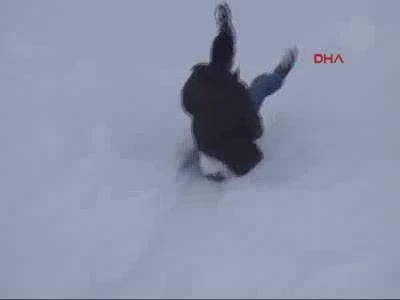 Uludağ'da bidon ve naylonlu kayak