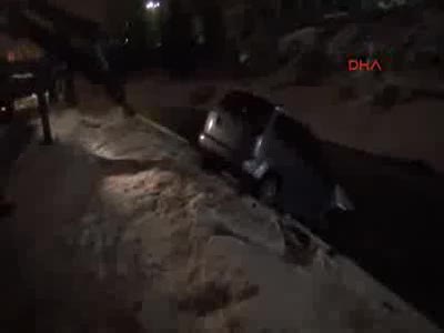 Kaskodan para almak için otomobilini kanala attı