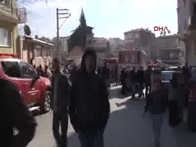 İzmir'de tek katlı evde patlama: 1 ölü, 2 yaralı
