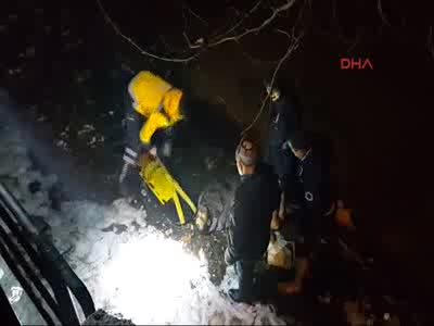 Köprüden dereye atlayan Suriyeli'yi polisler kurtardı
