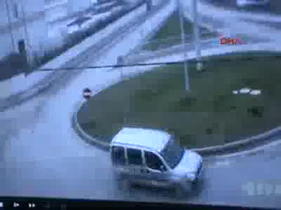 Bursa'da korkunç kaza! Defalarca takla atıp... - 2