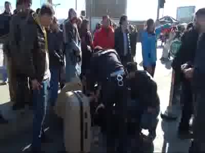 Yaralanan kızını görünce sinir krizi geçirdi
