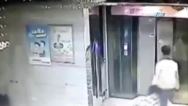 Az kalsın hırsının kurbanı oluyordu