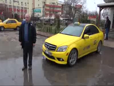 Mercedes'i taksi yaptı, kazancını ikiye katladı