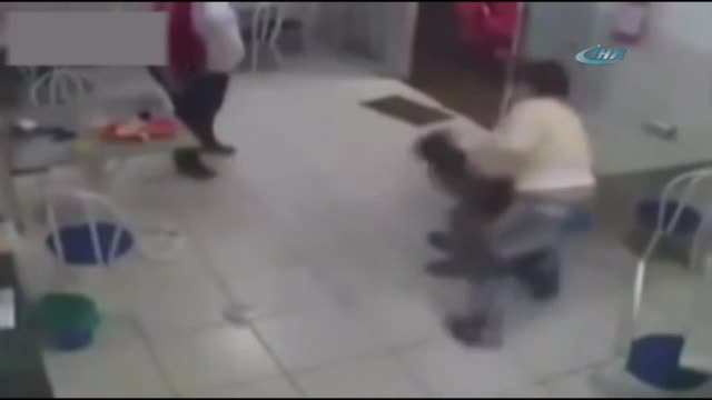 Genç kadından hırsıza unutamayacağı ders
