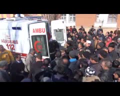 Vanlı şehit, gözyaşları içinde Kürtçe ağıtlarla toprağa verildi