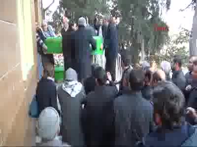 Cizre'de operasyonda ölen 2 kişinin cenazesi Şanlıurfa'da yakınlarına teslim edildi