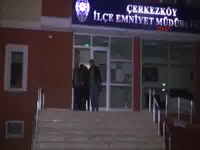 ATM'ye düzenek kuran 3 kişi suçüstü yakalandı
