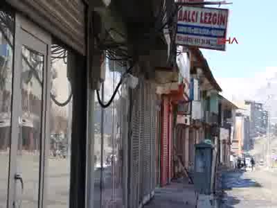 Van ve Hakkari'de kepenkler açılmadı
