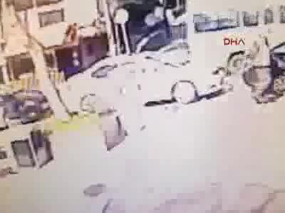 Bacaklarından vurup kaçtı
