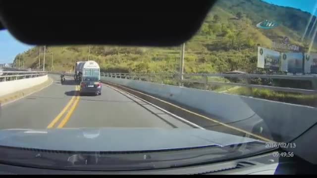 Havada defalarca takla attı