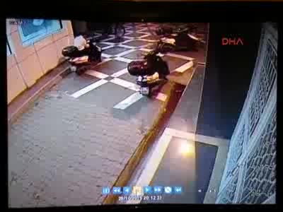 Suriyeli gazetecileri öldüren IŞİD'liler kamerada