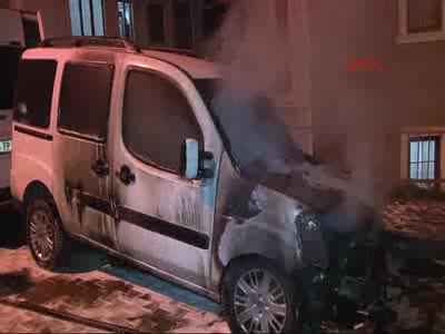 İstanbul'da 5 araç kundaklandı
