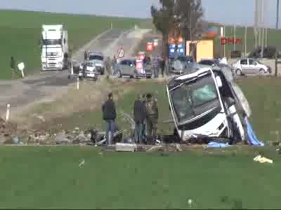 Diyarbakır-Bingöl karayolunda askeri konvoya bombalı saldırı