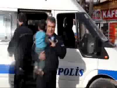 Annesi terk etti, babası 'benden değil' diye sahip çıkmadı