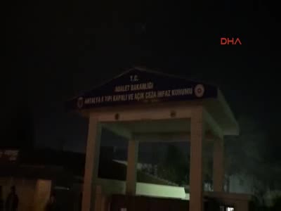 Cezaevi önünde şüpheli poşet