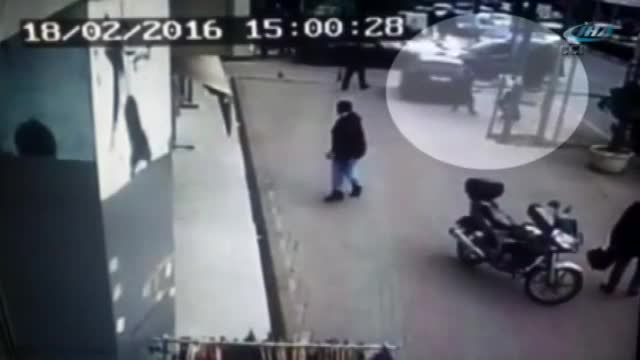 Cebindeki telefon hayatını kurtardı
