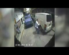 Oğullarının öldüğü görüntüyü izleyemediler