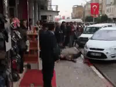 Yanarak 5'inci kattan atlayan genç öldü