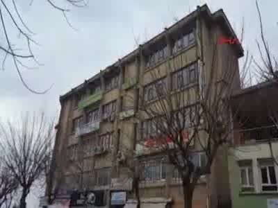 Siirt'te DBP binasında arama, il başkanı gözaltında