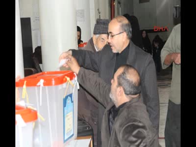 İran'da halk sandık başında
