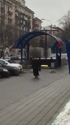 Moskova metrosunda büyük panik! Elinde kesik çocuk kafası...  - 2